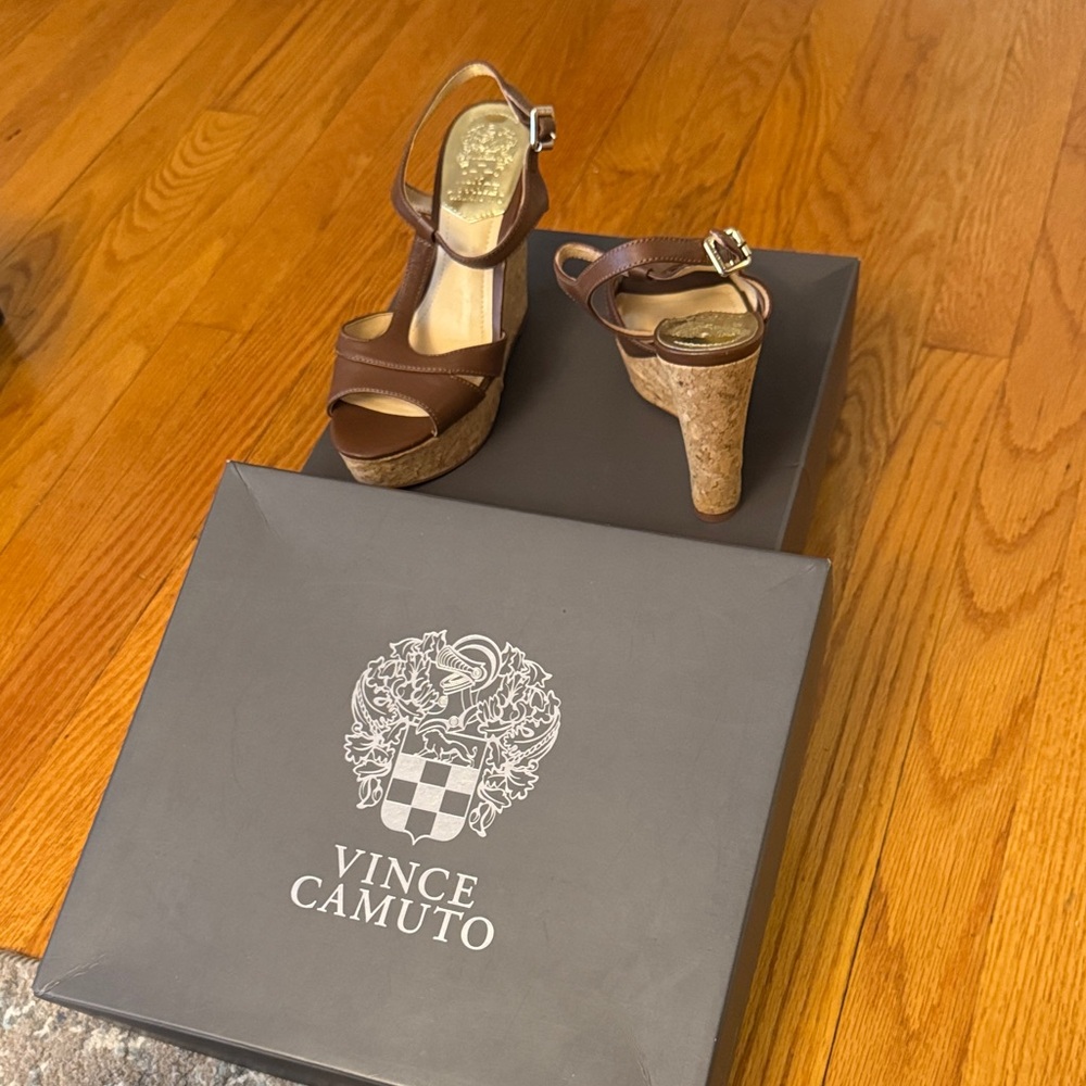 Vince Camuto 6 Neutral Saddle Wedges BNIB